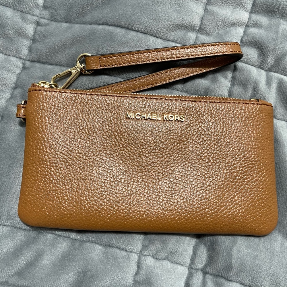 Michael kors wristlet